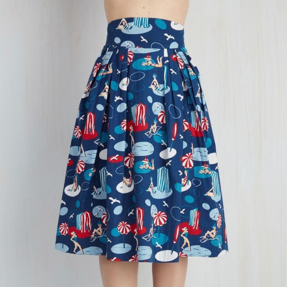 Modcloth Emily and Fin Beach Theme Skirt Sz L